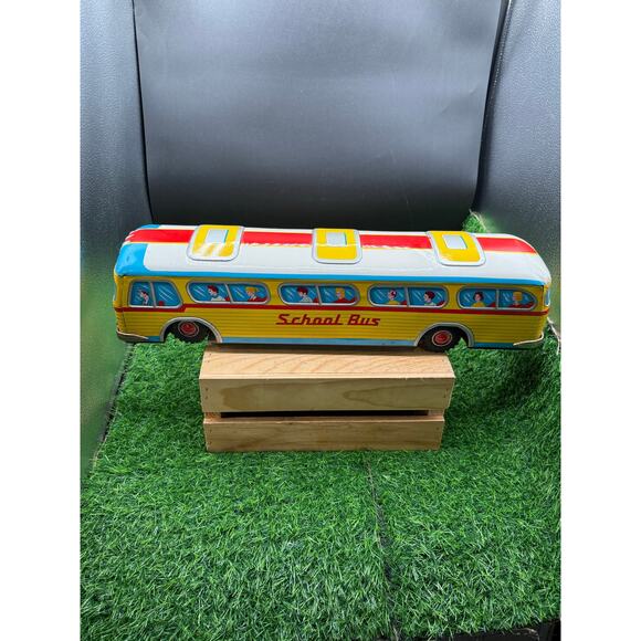 Cragstan Alps 1960s Giant School Bus-Battery Operated 20.5